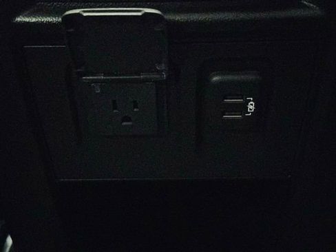 Used 2022 Chevrolet Traverse Premier w/ LPO, Floor Liner Package image 27