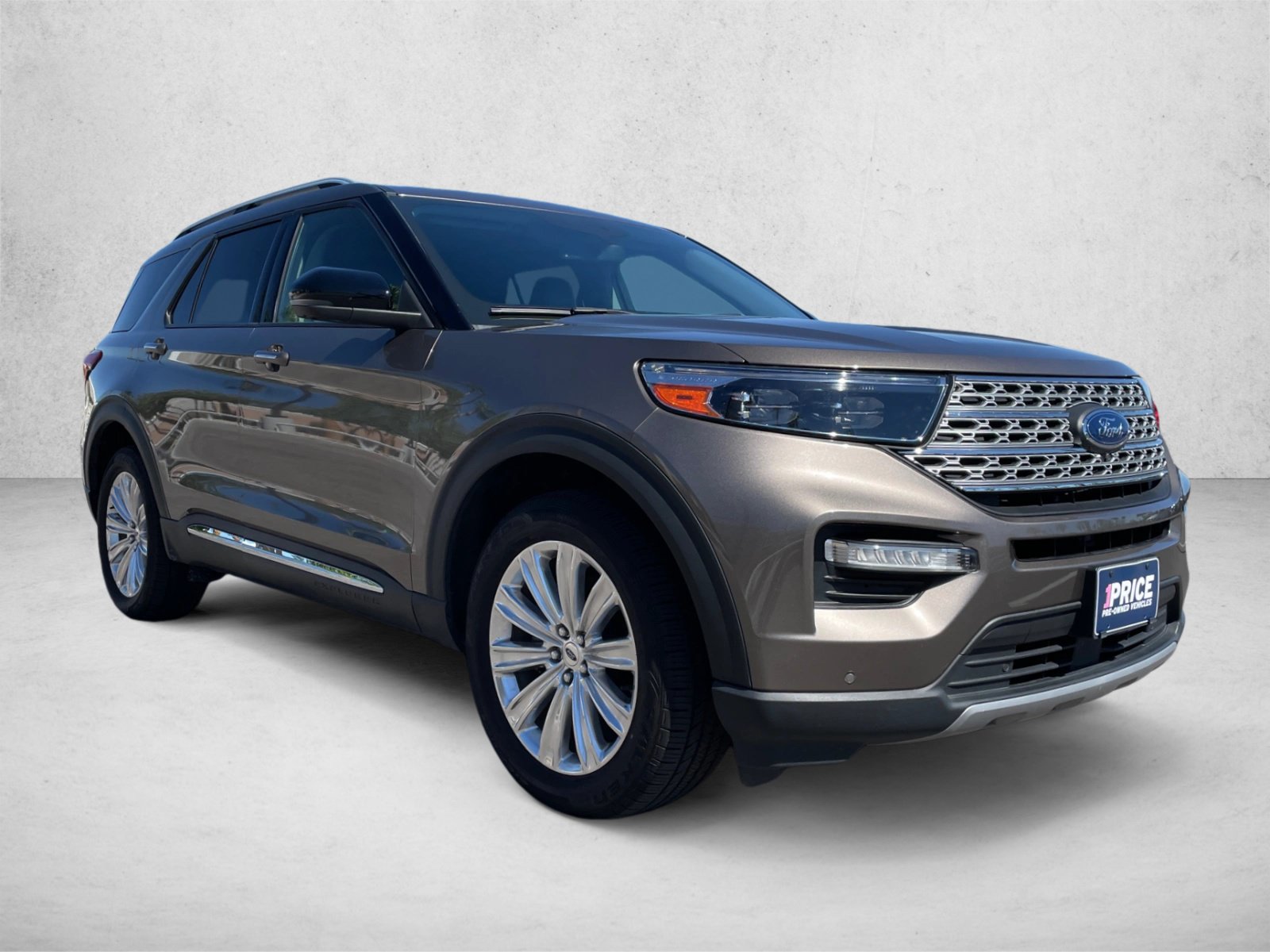 Used 2021 Ford Explorer Limited AWD/4WD image 3