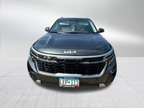 Used 2024 Kia Seltos EX AWD/4WD image 2