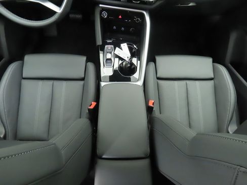Used 2025 Audi Q5 Premium Plus w/ Premium Plus AWD/4WD image 18