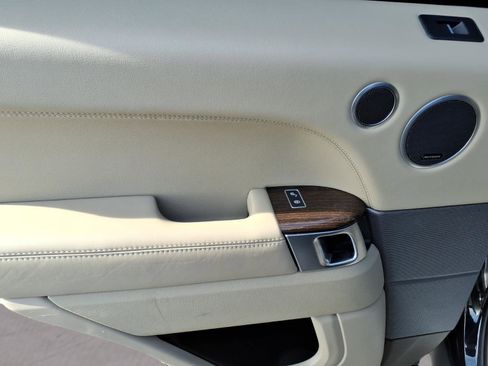 Used 2016 Land Rover Range Rover Sport HSE image 11