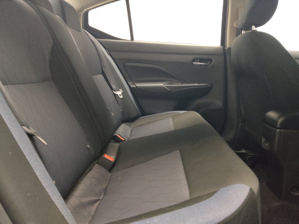 Used 2025 Nissan Versa SV FWD image 19