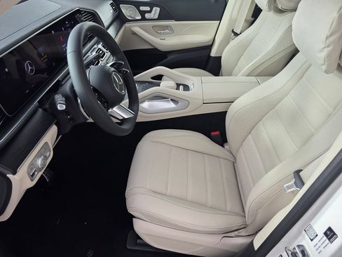 New 2026 Mercedes-Benz GLS 450 4MATIC image 6