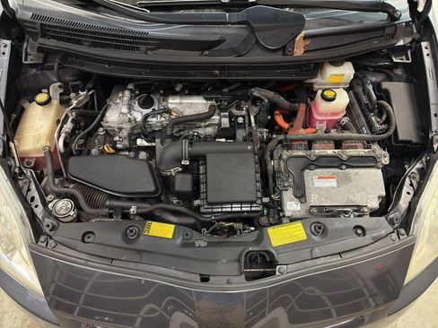 Used 2011 Toyota Prius Three image 30