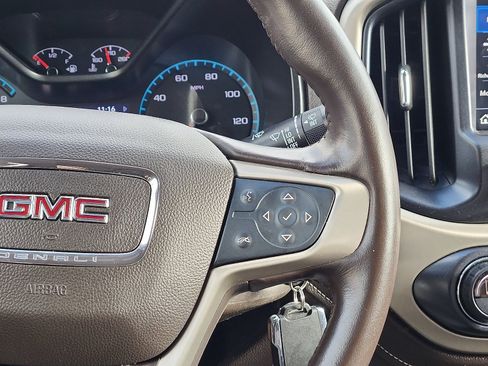 Used 2022 GMC Canyon Denali image 16