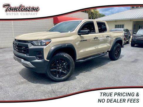 Used 2024 Chevrolet Colorado Trail Boss w/ Advanced Trailering Package AWD/4WD image 1