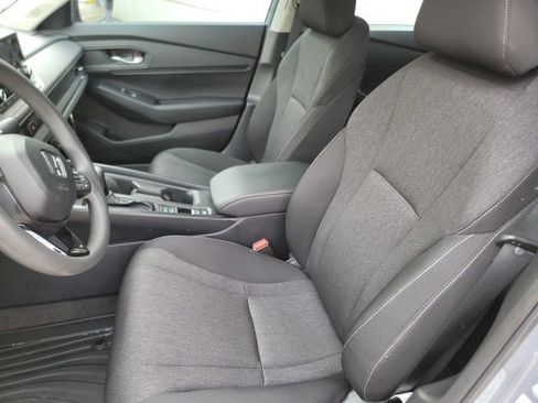 Used 2025 Honda Accord SE image 10