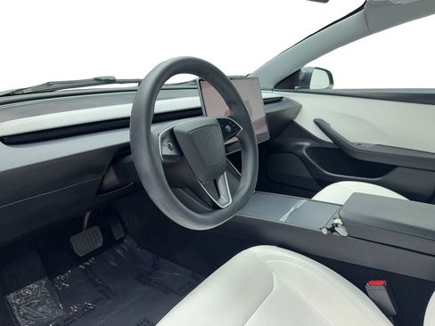Used 2025 Tesla Model 3 image 16