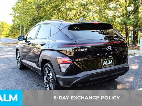Used 2025 Hyundai Kona SEL FWD image 3