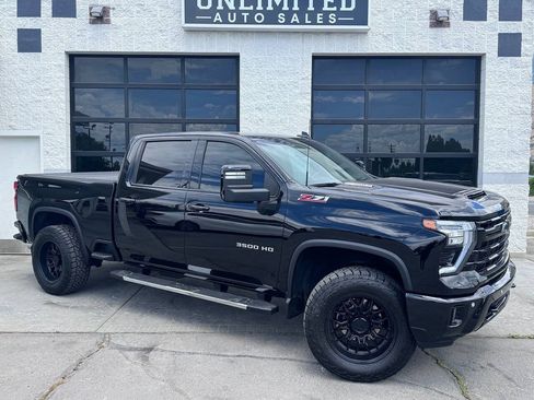 Used 2025 Chevrolet Silverado 3500 LTZ w/ LTZ Plus Package AWD/4WD image 3