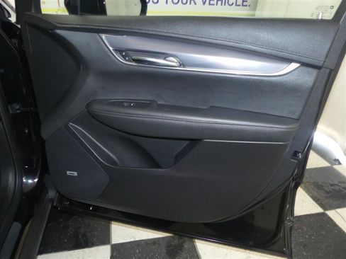 Used 2024 Cadillac XT6 Luxury w/ LPO, Floor Liner Package AWD/4WD image 28