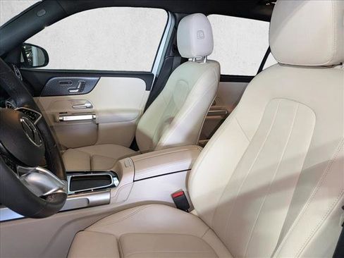 Used 2025 Mercedes-Benz GLB 250 image 15