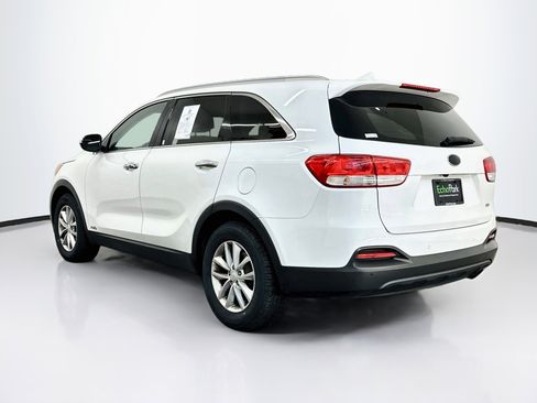 Used 2017 Kia Sorento AWD w/ LX Convenience Package image 5
