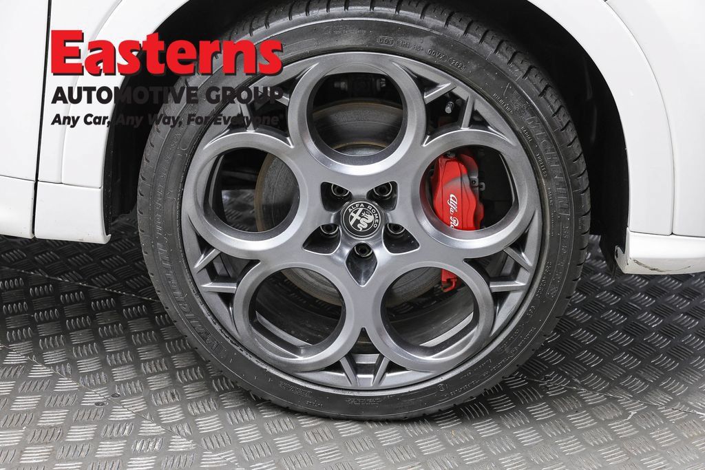 Used 2025 Alfa Romeo Tonale Tributo Italiano AWD/4WD image 32