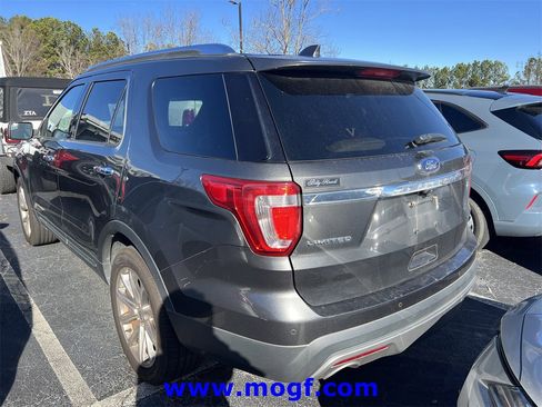 Used 2017 Ford Explorer Limited image 2