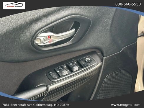 Used 2014 Jeep Cherokee Sport image 21