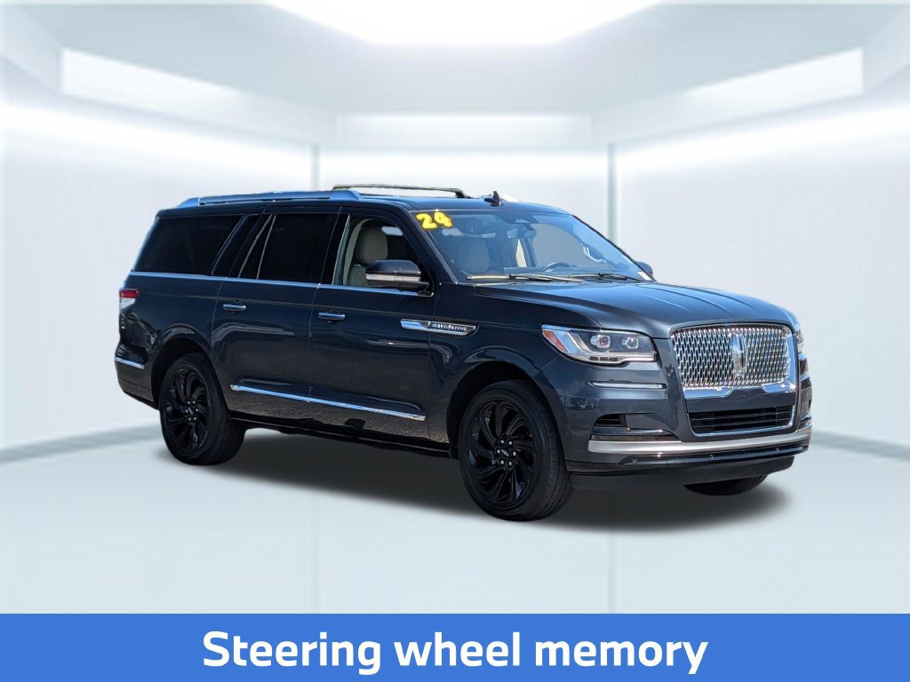 Used 2024 Lincoln Navigator L Reserve AWD/4WD image 9