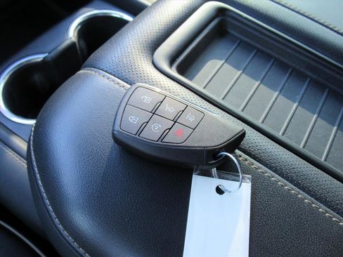 Used 2021 Chevrolet Tahoe Premier w/ Premium Package image 37