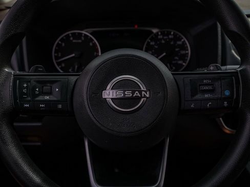 Used 2022 Nissan Rogue SV FWD image 25