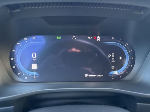 Used 2025 Volvo XC40 B5 Core image 26