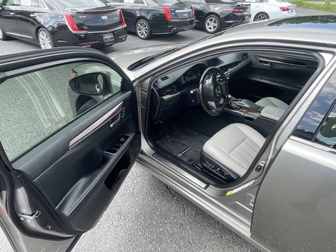 Used 2017 Lexus ES 350 w/ Luxury Package FWD image 14