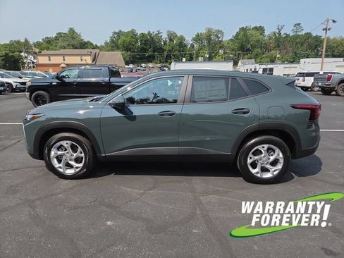 New 2026 Chevrolet Trax LS w/ LS Convenience Package FWD image 4