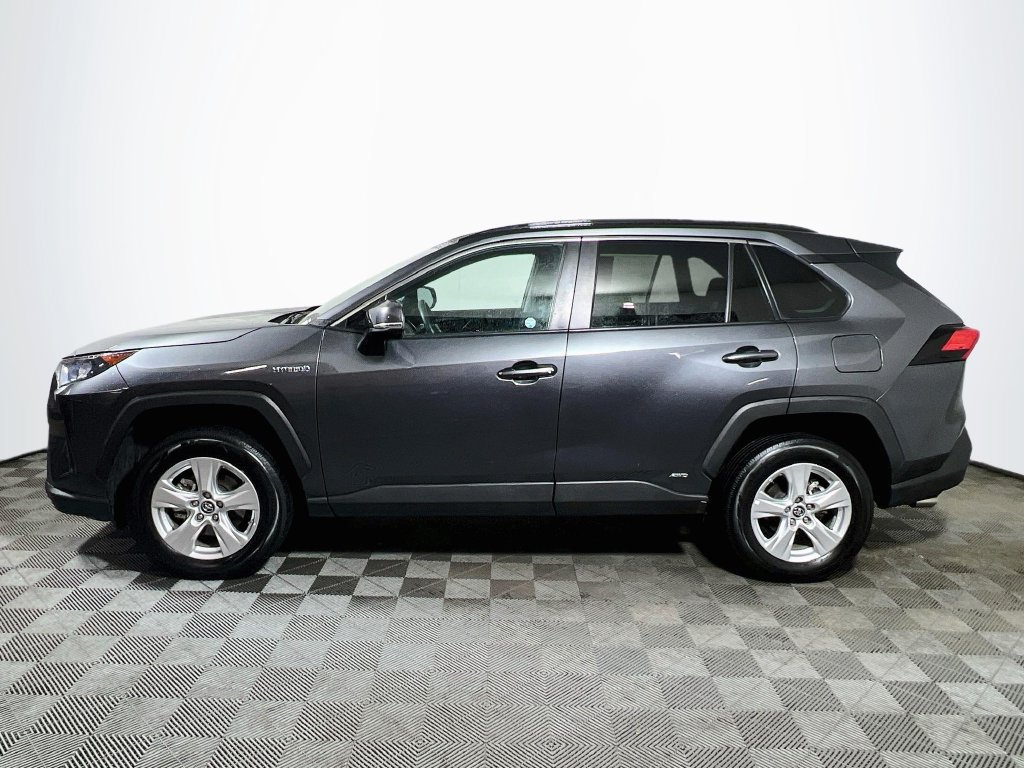 Used 2020 Toyota RAV4 LE w/ Carpet Mat Package AWD/4WD image 4