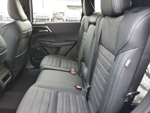 New 2026 Mitsubishi Outlander AWD image 13