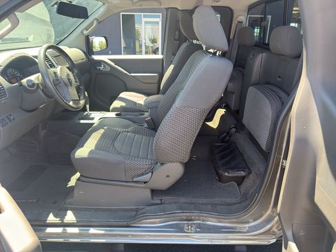 Used 2017 Nissan Frontier SV RWD image 11