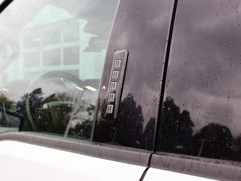 Used 2022 Ford F150 XLT w/ Equipment Group 302A High image 12