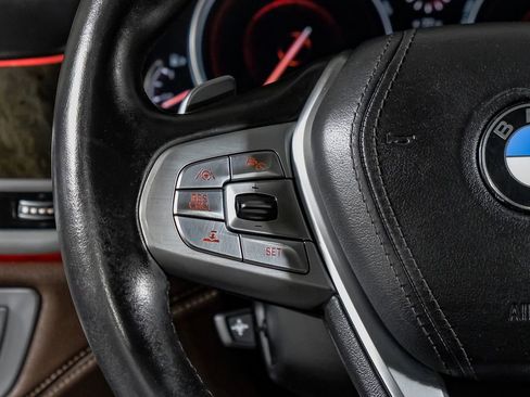 Used 2017 BMW 740i xDrive image 17