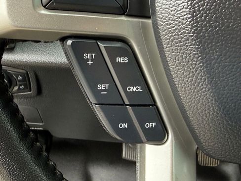 Used 2020 Ford F250 Lariat w/ Lariat Value Package AWD/4WD image 39