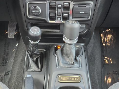 New 2026 Jeep Gladiator Sport AWD/4WD image 31