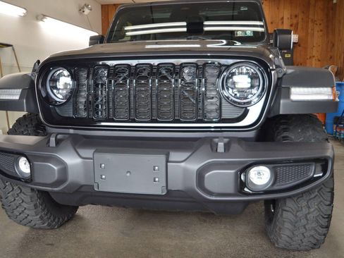 Used 2025 Jeep Wrangler Unlimited Sport S 4xe image 3