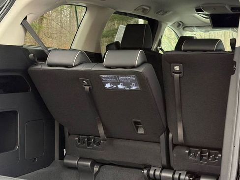 New 2026 Honda Odyssey Touring image 9