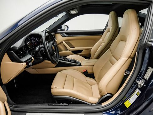 Used 2020 Porsche 911 Carrera RWD image 34
