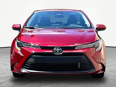 Used 2025 Toyota Corolla LE FWD image 4