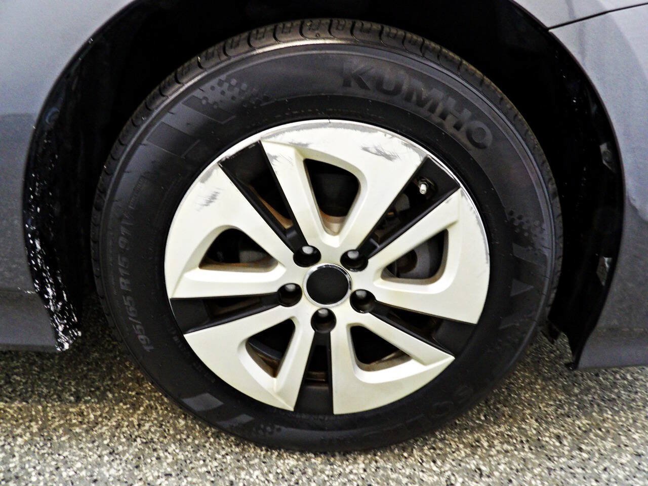 Used 2016 Toyota Prius Three FWD image 21