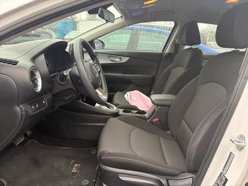 Used 2023 Kia Forte LXS w/ LXS Technology Package image 13