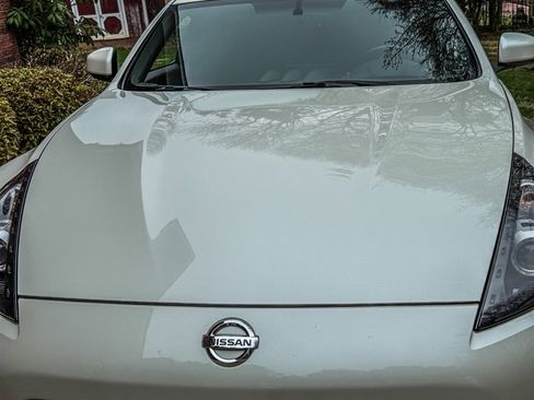 Used 2020 Nissan 370Z Coupe image 14