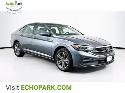 Used 2024 Volkswagen Jetta SE w/ Panoramic Sunroof Package