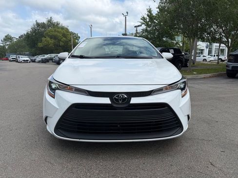 Used 2024 Toyota Corolla LE image 2