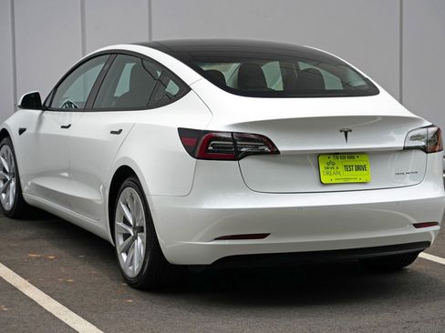 Used 2022 Tesla Model 3 Long Range AWD/4WD image 50
