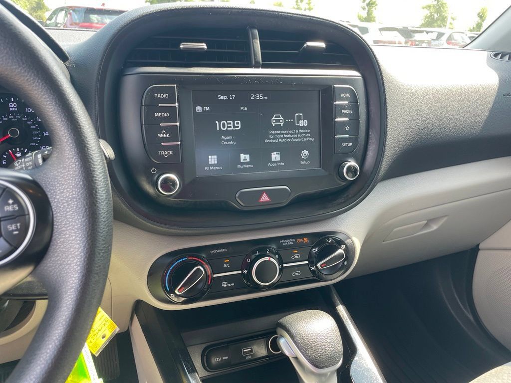 Used 2020 Kia Soul LX FWD image 15