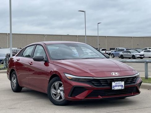 Used 2026 Hyundai Elantra Sport FWD image 2