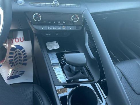 New 2026 Hyundai Elantra Limited FWD image 21