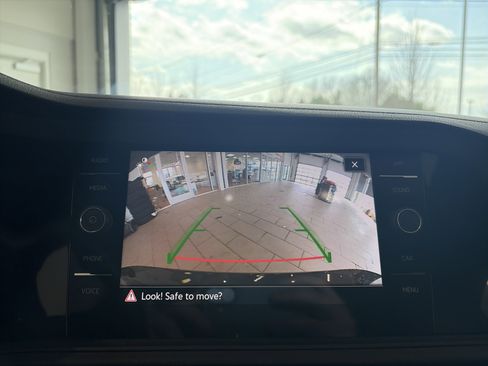 Used 2023 Volkswagen Jetta GLI Autobahn image 40