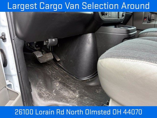 Used 2025 Chevrolet Express 2500 w/ Driver Convenience Package RWD image 29