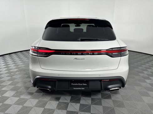 Certified 2025 Porsche Macan image 10