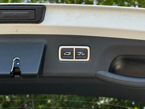 Used 2025 Kia Sorento SX AWD/4WD image 24